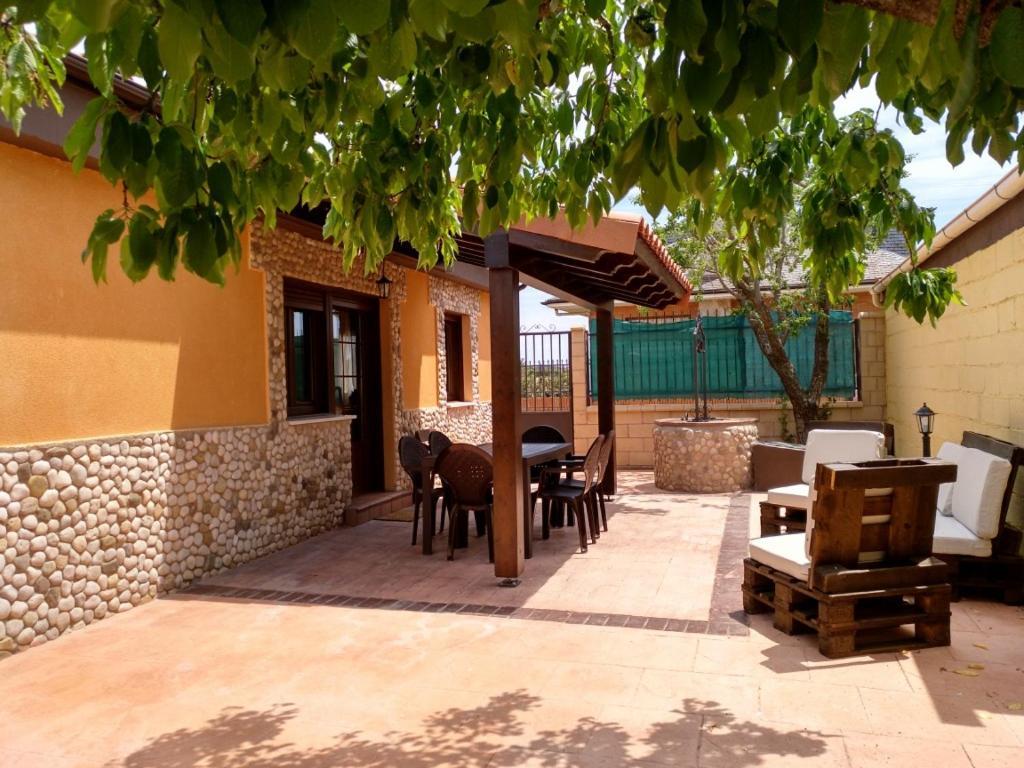 La Casita Del Abuelo Villa Villalmanzo Buitenkant foto